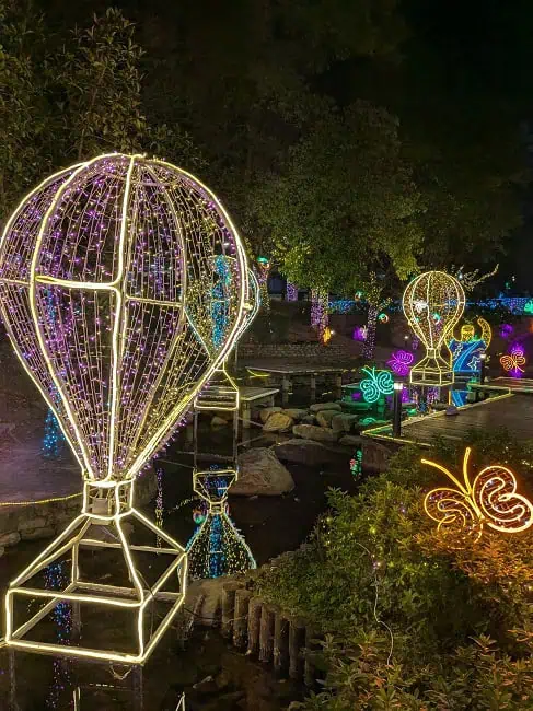 Tanweigou Hot Spring Park at night