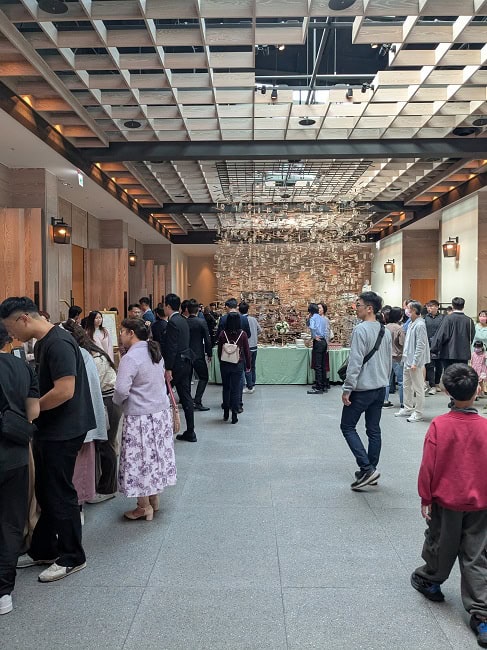 Arriving at the wedding banquet hall 
