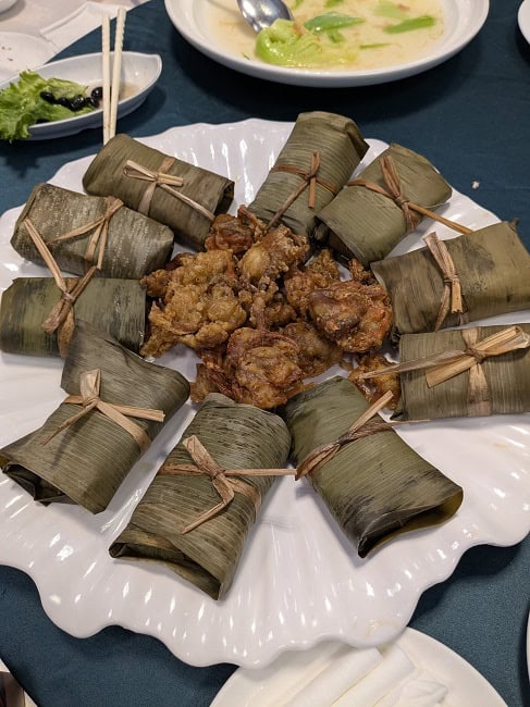 Sticky rice and fried crabs
